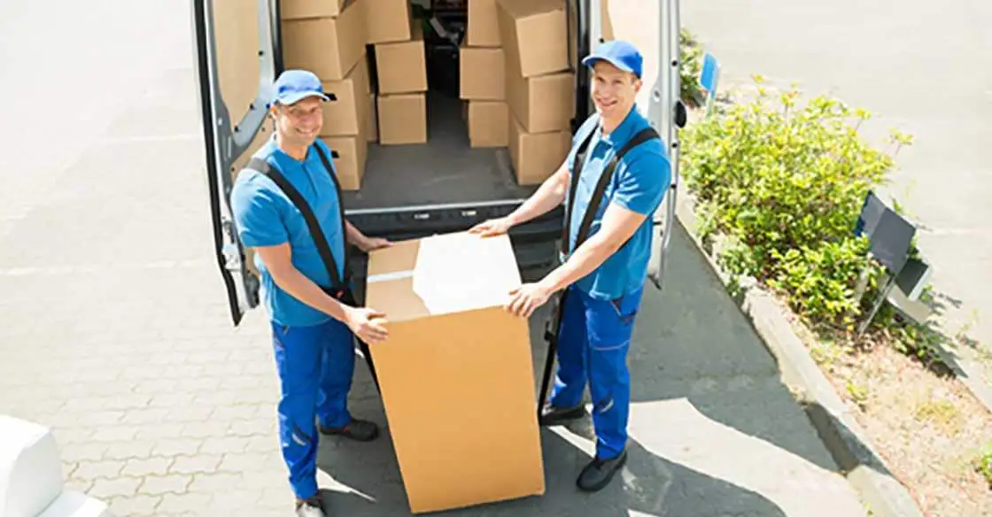 Faut-il engager des déménageurs professionnels ?